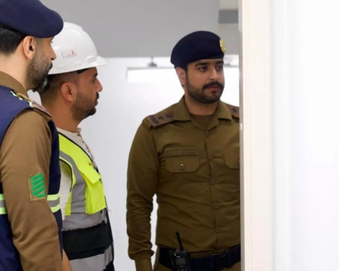 الدفاع المدني يكثف دوريات السلامة على مساكن معتمري رمضان