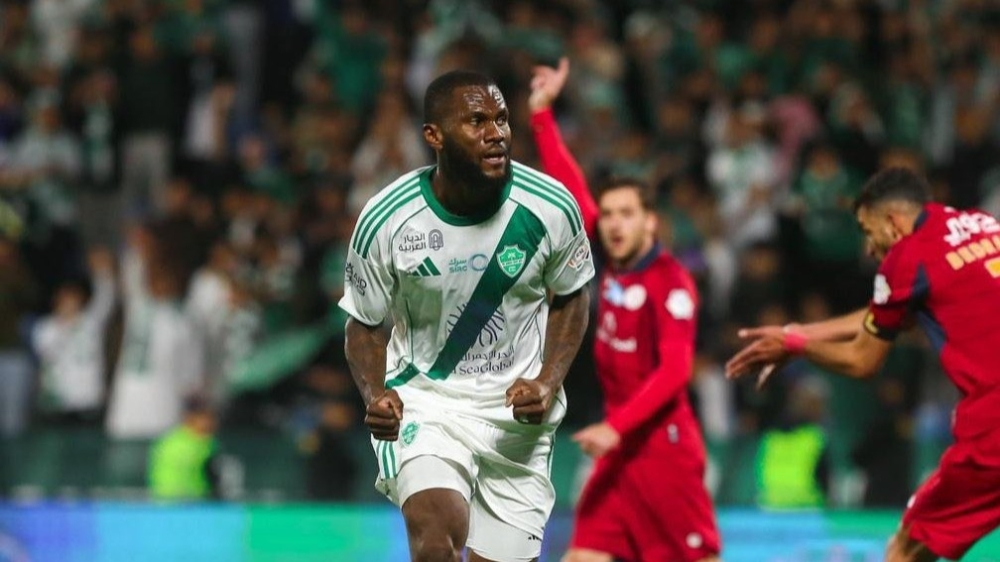 جدل تحكيمي: خبير يؤكد عدم صحة إلغاء هدف ضمك ضد الأهلي