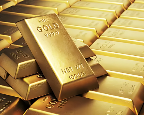 أسعار الذهب تتراجع: تأثير الدولار وتوقعات الفائدة الأمريكية