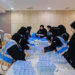 مبادرة كالغيث: جامعة أم القرى توزع 900 وجبة إفطار بمكة