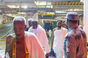 ميناء جدة يستقبل أولى رحلات معتمري رمضان 1447هـ