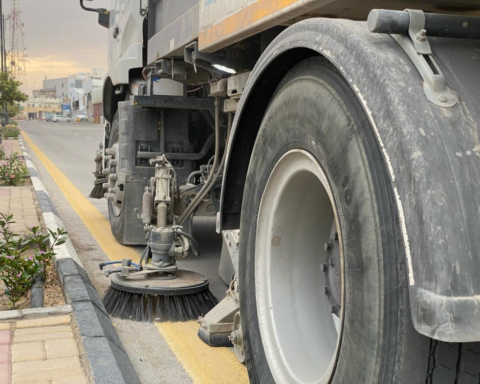 مكة في رمضان: رفع 43 ألف طن نفايات لخدمة المعتمرين والزوار