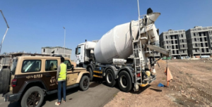 ضبط مقيم بالمدينة المنورة لتلويثه البيئة بمواد خرسانية