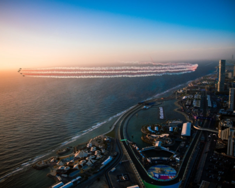 حلبة كورنيش جدة: بوابة السعودية لرياضة المحركات العالمية