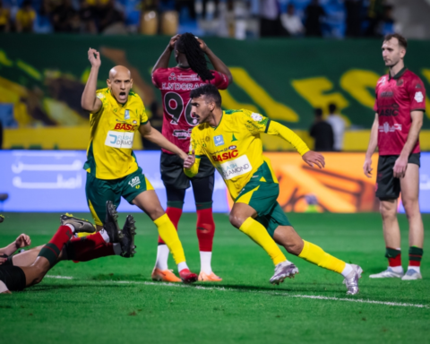 الخلود يهزم الخليج 3-2 في مباراة مثيرة بدوري روشن السعودي