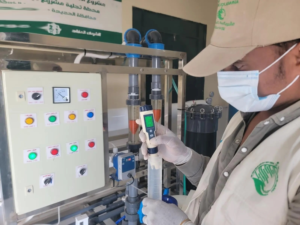 مركز الملك سلمان للإغاثة: مشروع الإمداد المائي في الخوخة باليمن