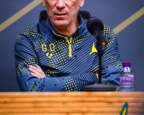 دونيس يعجز عن تفسير خسارة الخليج الموجعة أمام الخلود بدوري روشن