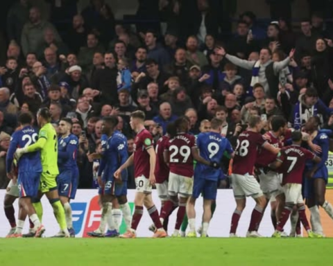 غرامات على تشيلسي ووست هام بعد شجار في الدوري الإنجليزي