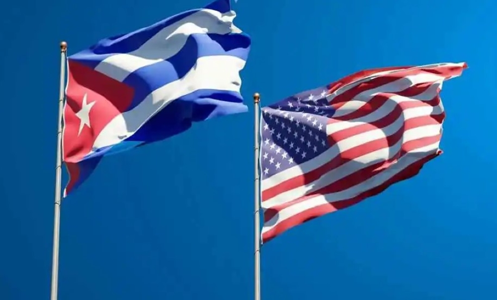 The US allows Venezuelan oil exports to Cuba to support the private sector