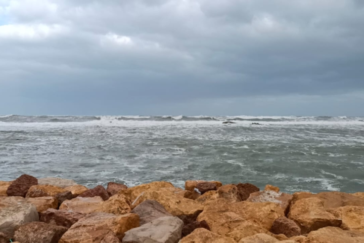 Saudi Arabia weather: Winds and dust in 9 regions with a chance of light rain