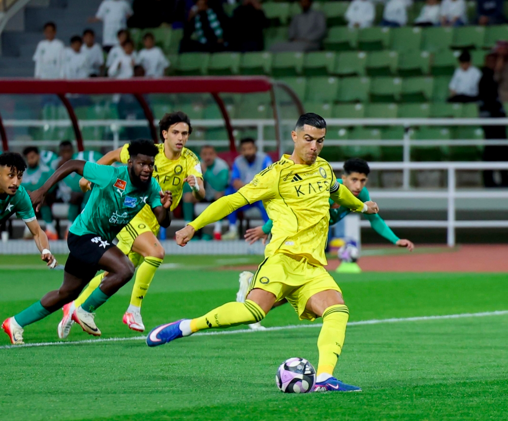 رونالدو يقترب من نادي المئة التاريخي بدوري روشن السعودي