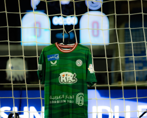 عودة مختار علي تدعم الاتفاق قبل مباراة الحزم بدوري روشن