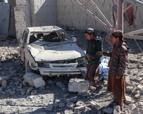 تصعيد على الحدود الأفغانية الباكستانية: قتلى وأسرى