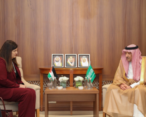 السعودية وفلسطين تبحثان مستجدات غزة وجهود وقف إطلاق النار