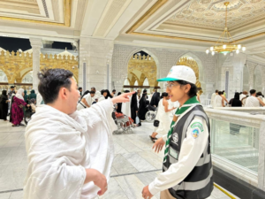 كشافة السعودية: 750 متطوعاً لخدمة المعتمرين في الحرمين