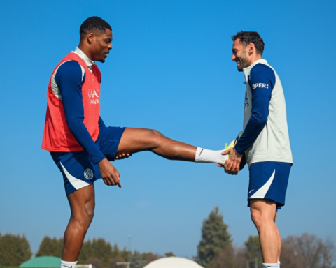 إنتر ميلان ضد جنوى: خطوة جديدة نحو النجمة الثانية في الدوري