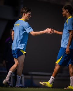 برشلونة ضد فياريال: صراع حاسم على صدارة الدوري الإسباني