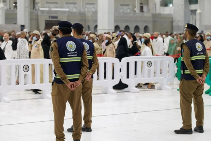 الدفاع المدني: جهود مكثفة لسلامة المعتمرين بالمسجد الحرام