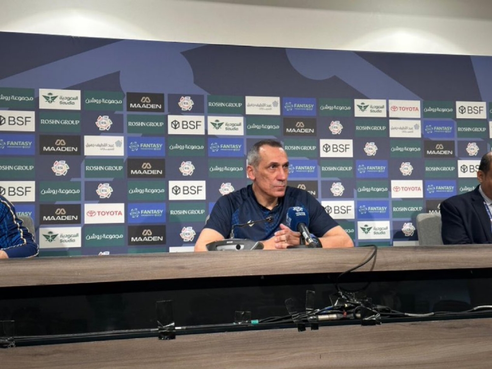 دونيس: من السهل طردي مع الخليج وليس مع الهلال