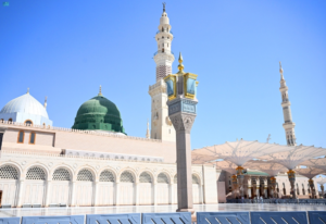 مظلات المسجد النبوي: قصة الإبداع الهندسي وراحة المصلين