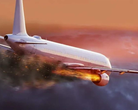 تحطم طائرة عسكرية في بوليفيا: 15 قتيلاً وخسائر فادحة