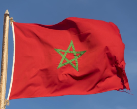 المغرب يدين الاعتداءات الإيرانية ويعزز التضامن العربي