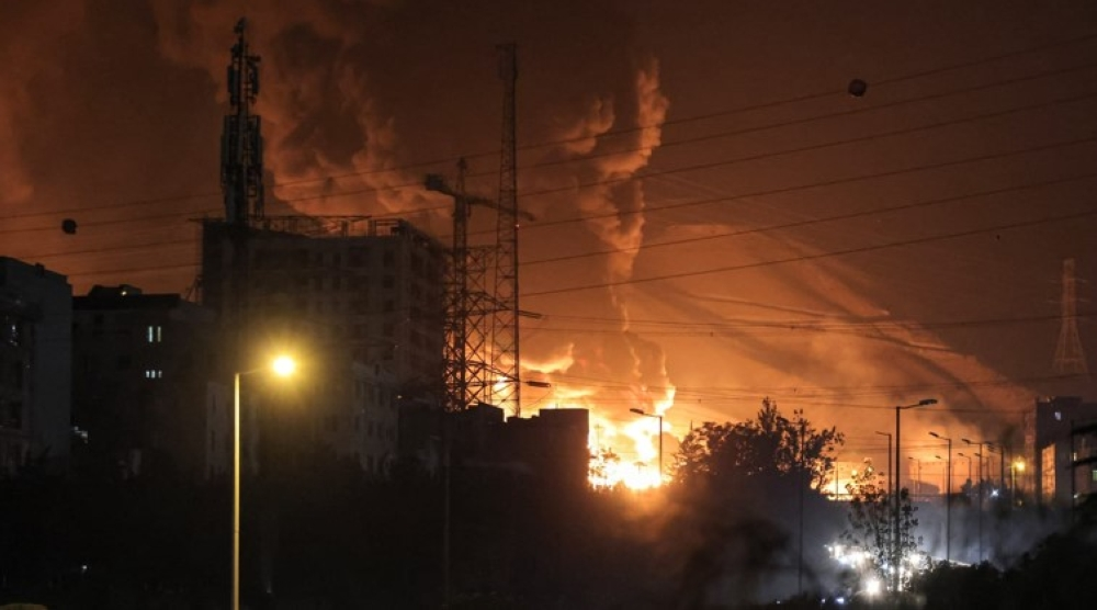 هجوم بوشهر: انفجارات قرب المحطة النووية الإيرانية تثير قلقاً دولياً