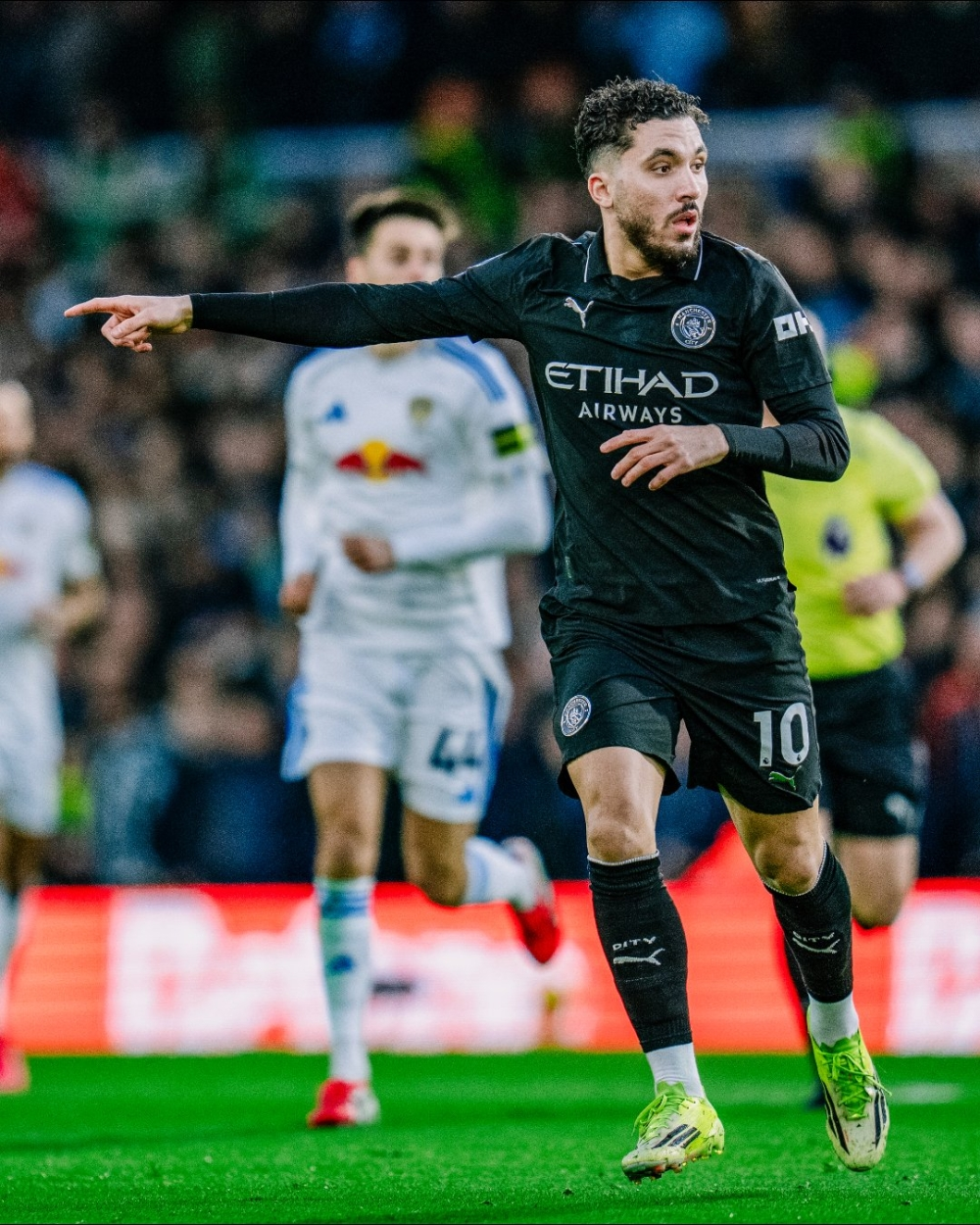 مانشستر سيتي يلاحق أرسنال على صدارة الدوري الإنجليزي