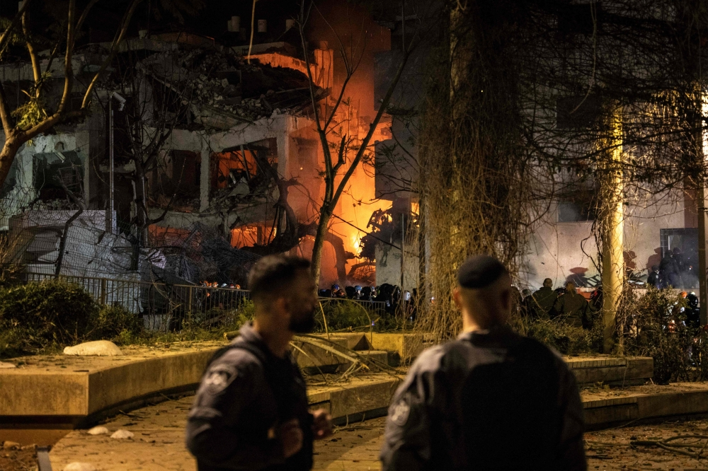 الحرس الثوري الإيراني يهاجم إسرائيل: تصعيد غير مسبوق بالشرق الأوسط