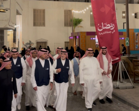 الحقيل يتفقد فعاليات جدة التاريخية ويوجه بتطوير إدارة الحشود