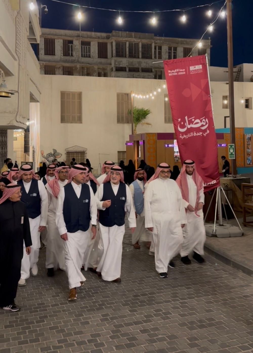 الحقيل يتفقد فعاليات جدة التاريخية ويوجه بتطوير إدارة الحشود