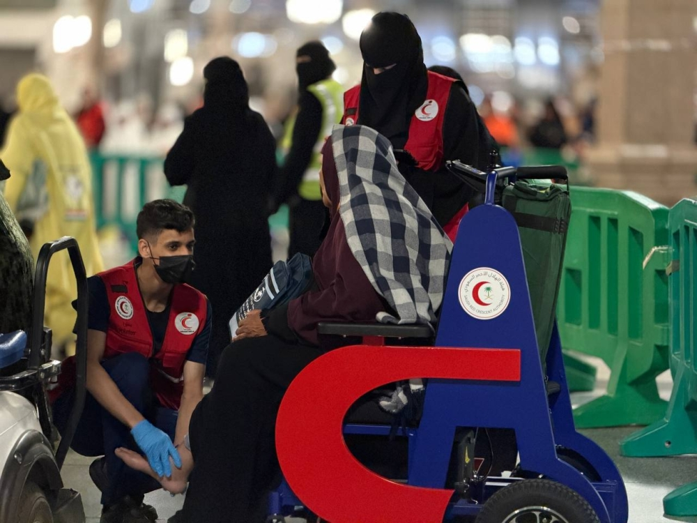 الهلال الأحمر يفعل العربات الكهربائية الإسعافية بالمدينة المنورة