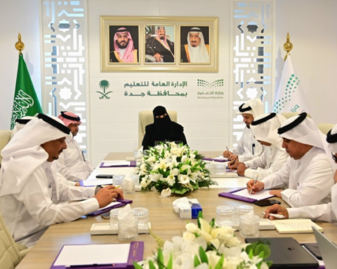 تعليم جدة يناقش مؤشرات الأداء وتحديات الميدان التربوي