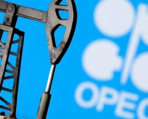 أوبك بلس تزيد الإنتاج 206 آلاف برميل يومياً في 2026