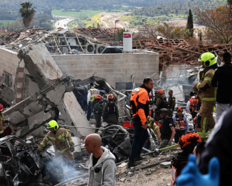 France confirms its readiness to evacuate its citizens from the Middle East