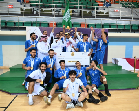 جامعة الإمام عبدالرحمن بن فيصل بطلة للطائرة الجامعية