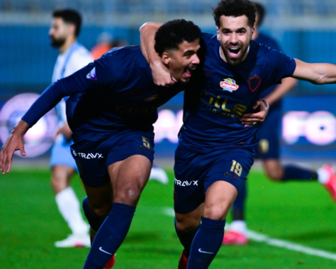 الزمالك يهزم بيراميدز وينفرد بصدارة الدوري المصري