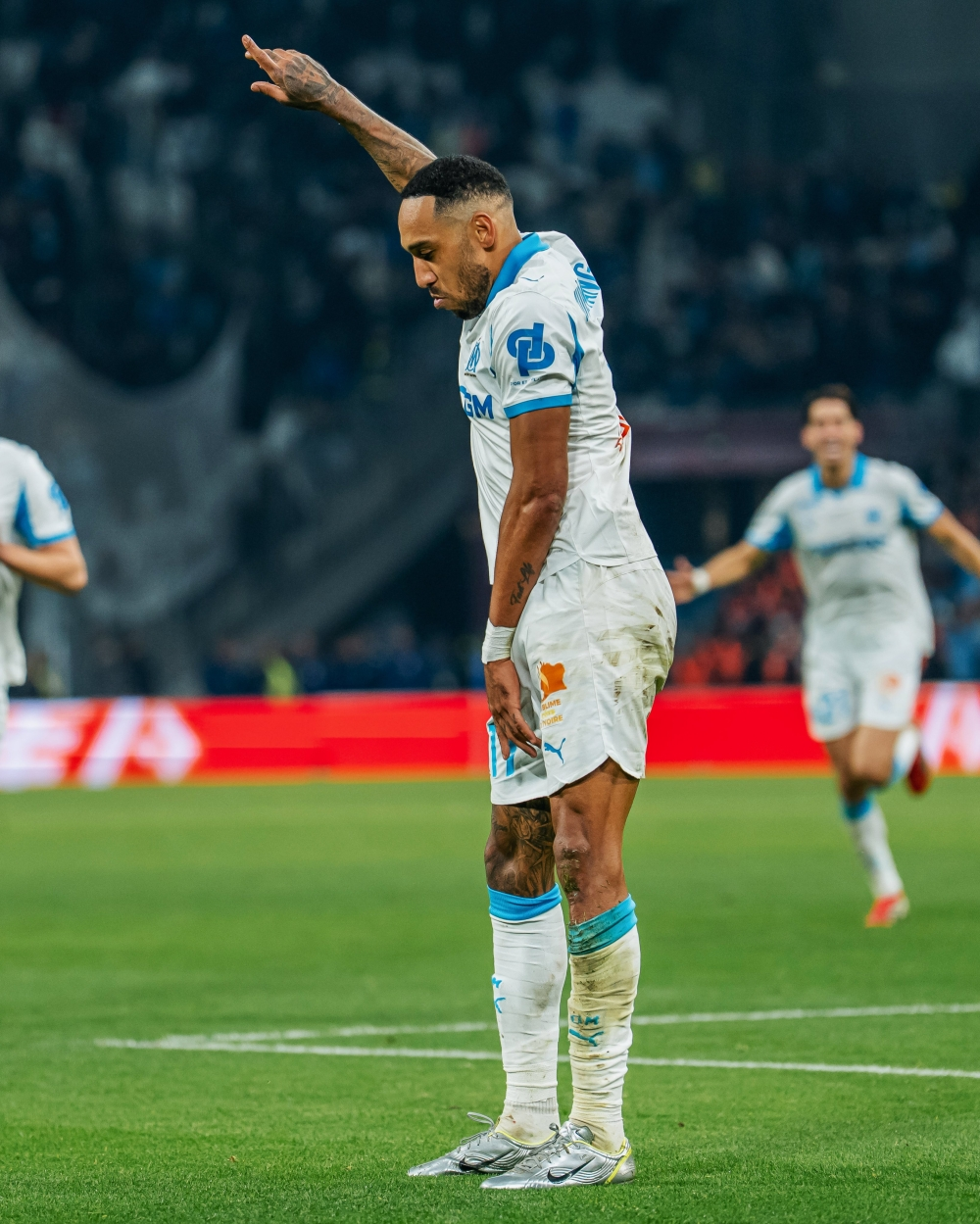 Aubameyang rescues Marseille against Lyon, and Kombouaré leads Paris to victory
