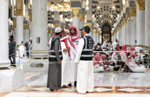 12 ألف متطوع في المسجد النبوي: خدمات استثنائية في رمضان