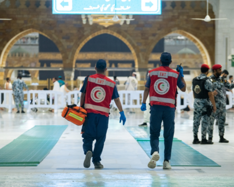 الهلال الأحمر: 15 ألف بلاغ إسعافي في مكة بأول رمضان