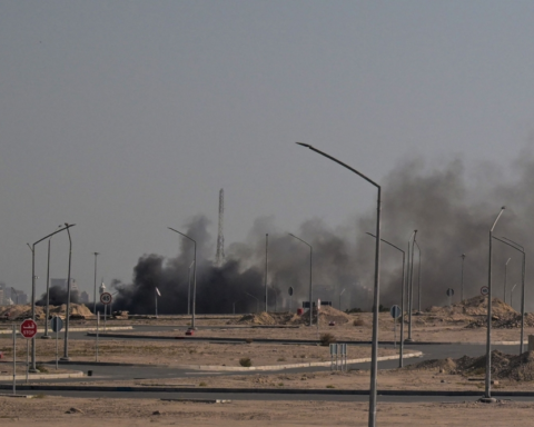 حرب إيران: إخلاء قاعدة بريطانية في قبرص بعد تحطم مسيرة