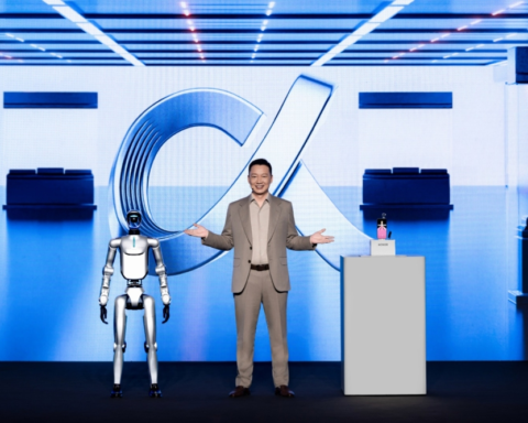 HONOR في MWC 2026: إطلاق Magic V6 وروبوت فون الثوري