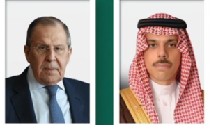 وزير الخارجية يتلقى رسالة من لافروف لبحث العلاقات الثنائية