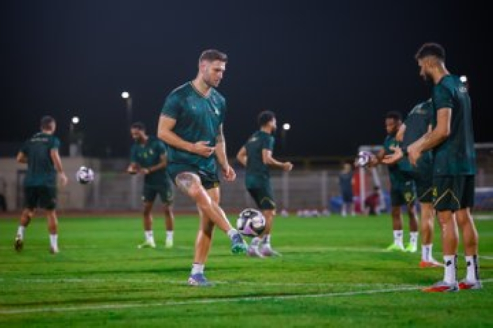 الخليج يستعيد ثنائي أجنبي قبل مواجهة الحزم الحاسمة