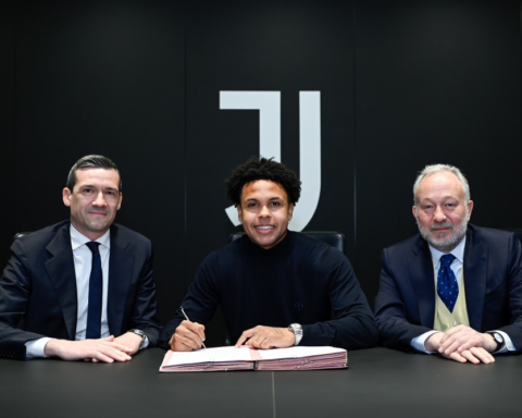 رسمياً: تفاصيل تجديد عقد ماكيني مع يوفنتوس حتى 2030