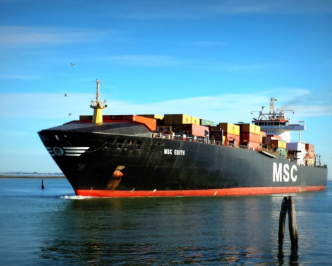 ارتفاع أسعار التأمين على السفن بمضيق هرمز 50% بعد التوترات