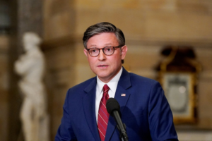 مايك جونسون: الحرب على إيران محدودة و4 أهداف لترامب