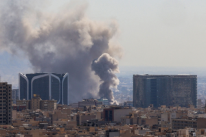 انفجارات في طهران ومدن إيرانية في اليوم الرابع للحرب