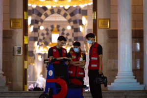 الهلال الأحمر السعودي ينقذ مريضاً بالمسجد النبوي في زمن قياسي
