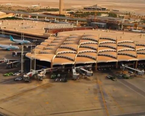 تنويه مطار الملك خالد الدولي للمسافرين: تحديثات الرحلات الجوية
